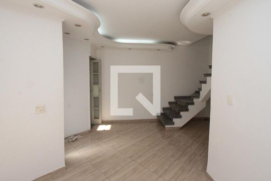 Sala de casa de condomínio à venda com 3 quartos, 130m² em Vila Ivone, São Paulo