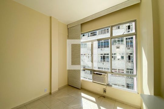 Quarto 1 - Suíte de apartamento para alugar com 3 quartos, 80m² em Copacabana, Rio de Janeiro