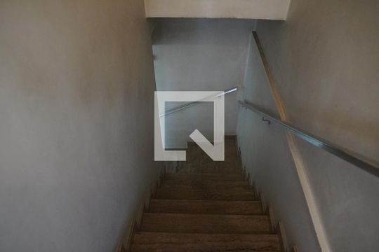 Escadas de casa à venda com 2 quartos, 120m² em Pompeia, São Paulo