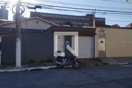 Fachada de casa para alugar com 3 quartos, 168m² em Parque Jabaquara, São Paulo