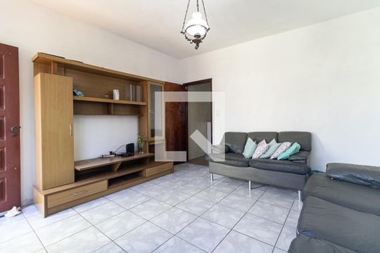 Sala de casa para alugar com 3 quartos, 140m² em São Salvador, São Paulo