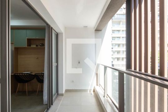 Varanda de kitnet/studio à venda com 1 quarto, 30m² em Jardim das Acácias, São Paulo