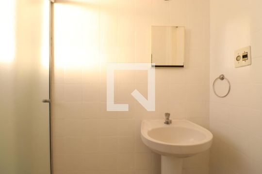 Banheiro de apartamento para alugar com 1 quarto, 30m² em Sumarezinho, São Paulo