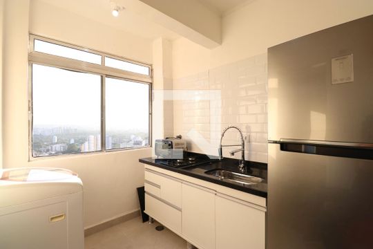 Cozinha e Área de Serviço de apartamento para alugar com 1 quarto, 30m² em Sumarezinho, São Paulo