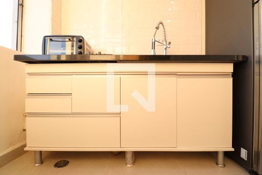 Cozinha e Área de Serviço de apartamento para alugar com 1 quarto, 30m² em Sumarezinho, São Paulo