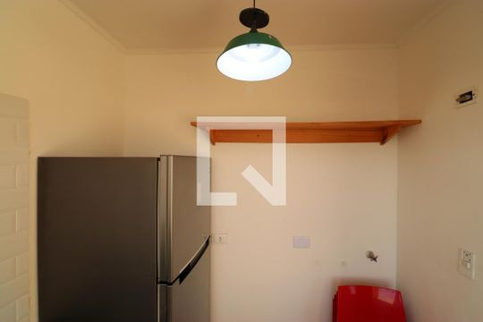Cozinha de apartamento para alugar com 1 quarto, 30m² em Sumarezinho, São Paulo