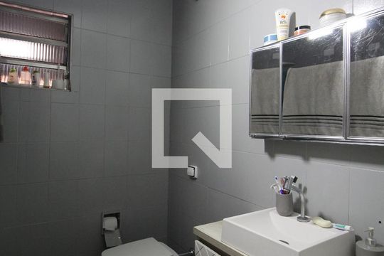 Banheiro 1 de casa à venda com 2 quartos, 149m² em Chora Menino, São Paulo