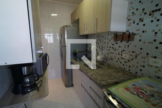 Cozinha de apartamento para alugar com 1 quarto, 55m² em Vila Lageado, São Paulo