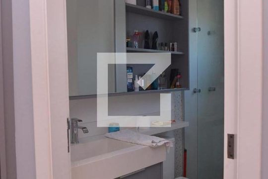 Banheiro da Suíte 1 de casa à venda com 3 quartos, 289m² em Vila Alpina, Santo André