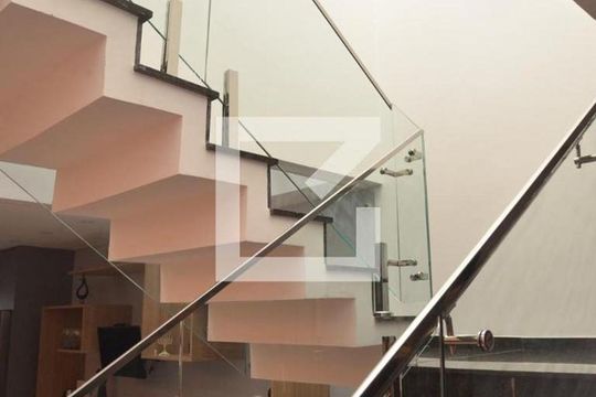 Escada de casa à venda com 3 quartos, 289m² em Vila Alpina, Santo André