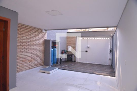 Garagem de casa à venda com 3 quartos, 289m² em Vila Alpina, Santo André