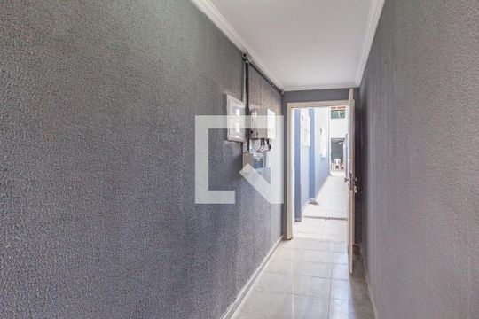 Hall de entrada de casa à venda com 3 quartos, 200m² em Jardim das Flores, Osasco