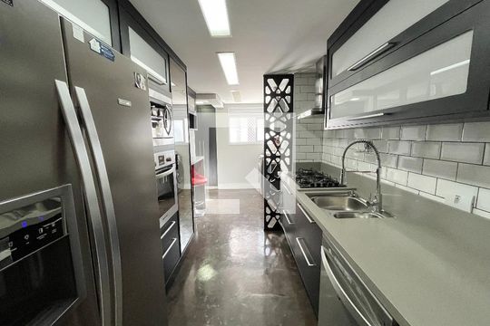 Cozinha de apartamento à venda com 4 quartos, 190m² em Vila Santa Catarina, São Paulo