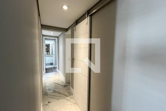 Corredor de apartamento à venda com 4 quartos, 190m² em Vila Santa Catarina, São Paulo