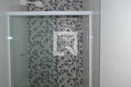 Banheiro de kitnet/studio para alugar com 1 quarto, 28m² em Ipiranga, São Paulo