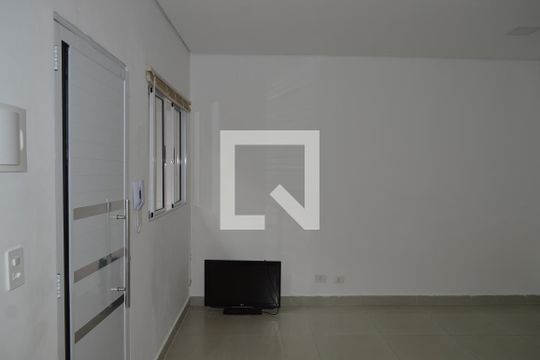 Sala / Quarto de kitnet/studio para alugar com 1 quarto, 28m² em Ipiranga, São Paulo