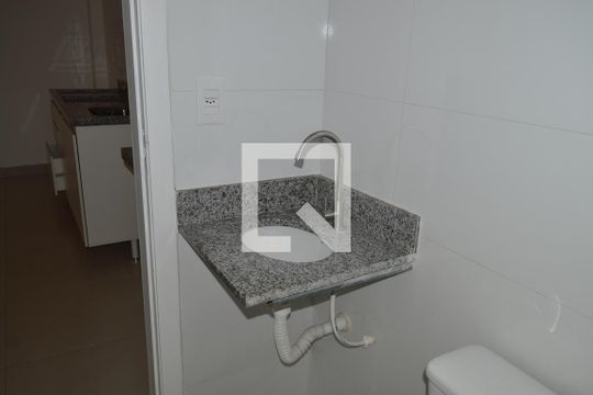 Banheiro de kitnet/studio para alugar com 1 quarto, 28m² em Ipiranga, São Paulo