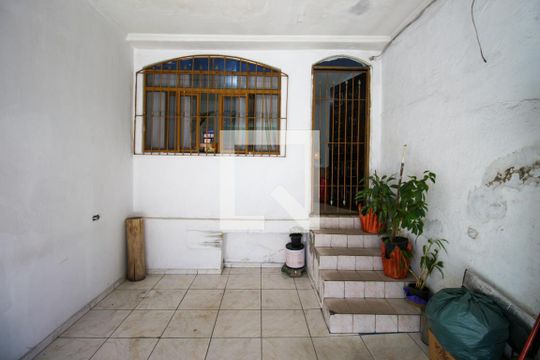 Garagem de casa para alugar com 3 quartos, 100m² em Vila Progresso (zona Leste), São Paulo