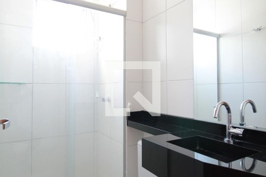 Banheiro Social de apartamento para alugar com 2 quartos, 52m² em Castelo, Belo Horizonte
