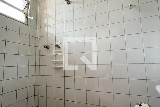 Banheiro de casa para alugar com 1 quarto, 35m² em Vila Guarani (z Sul), São Paulo