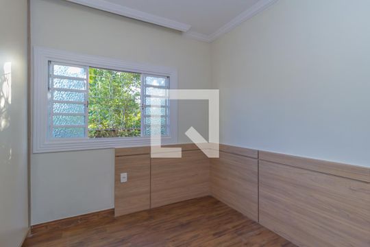 Quarto 2 de casa à venda com 3 quartos, 390m² em Concórdia, Belo Horizonte