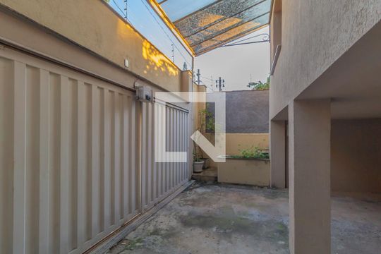 Garagem de casa à venda com 3 quartos, 390m² em Concórdia, Belo Horizonte