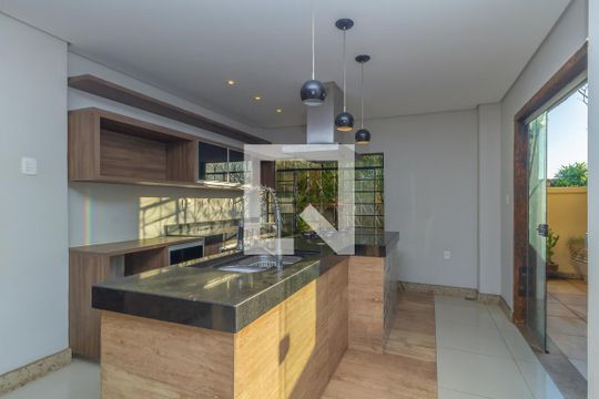 Cozinha de casa à venda com 3 quartos, 390m² em Concórdia, Belo Horizonte