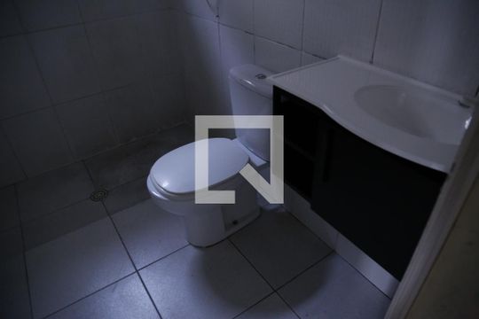 Banheiro de casa para alugar com 1 quarto, 60m² em Parque São Luís, São Paulo