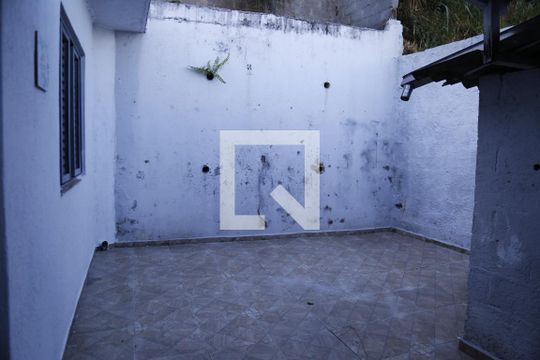 Quintal de casa para alugar com 1 quarto, 60m² em Parque São Luís, São Paulo