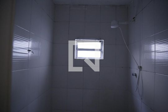 Banheiro de casa para alugar com 1 quarto, 60m² em Parque São Luís, São Paulo