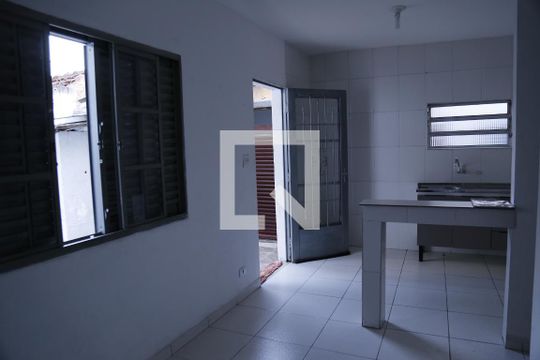 Sala de casa para alugar com 1 quarto, 60m² em Parque São Luís, São Paulo
