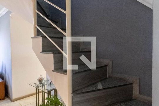Escada de apartamento à venda com 3 quartos, 150m² em Serrano, Belo Horizonte