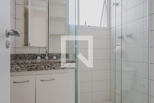 Banheiro da Suíte de apartamento para alugar com 1 quarto, 65m² em Pinheiros, São Paulo