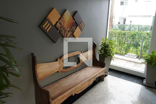 Hall de entrada de apartamento à venda com 2 quartos, 103m² em Real Parque, São Paulo