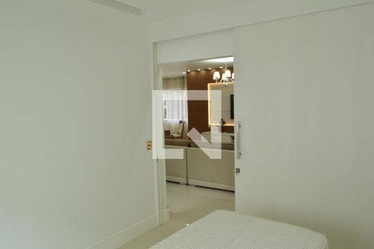 Quarto  de casa à venda com 6 quartos, 320m² em Jacarepaguá, Rio de Janeiro