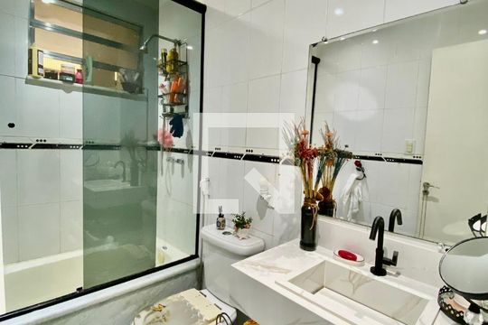 Banheiro de apartamento à venda com 3 quartos, 71m² em Cachambi, Rio de Janeiro