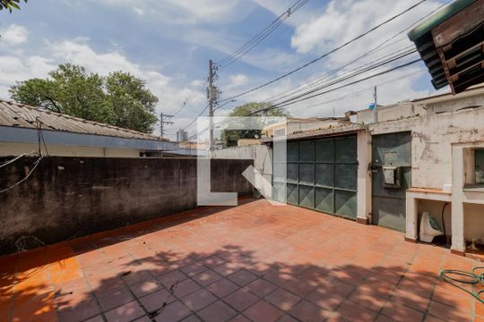 Quintal de casa à venda com 6 quartos, 230m² em Vila Granada, São Paulo