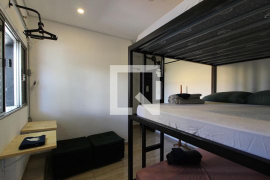 Sala/Quarto de kitnet/studio para alugar com 1 quarto, 20m² em Pinheiros, São Paulo