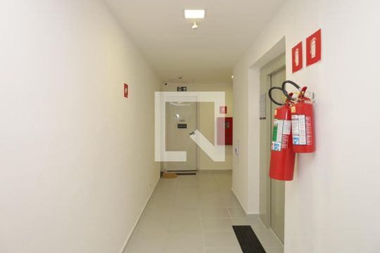 Área comum -Saguão do andar de apartamento para alugar com 2 quartos, 32m² em Cidade Antônio Estevão de Carvalho, São Paulo