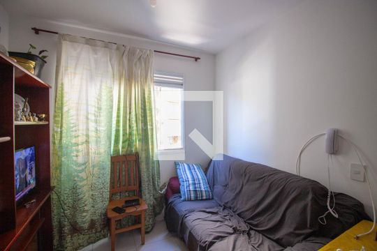 Apartamento à venda com 2 quartos, 35m² em Vila Carmosina, São Paulo