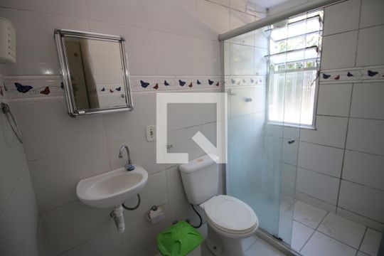 Banheiro de apartamento à venda com 2 quartos, 61m² em Inhaúma, Rio de Janeiro