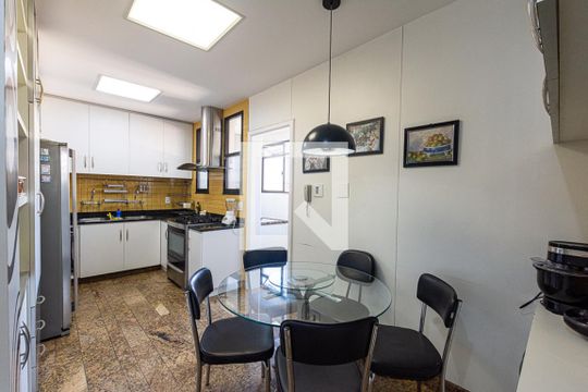 Cozinha de apartamento à venda com 5 quartos, 341m² em Icaraí, Niterói