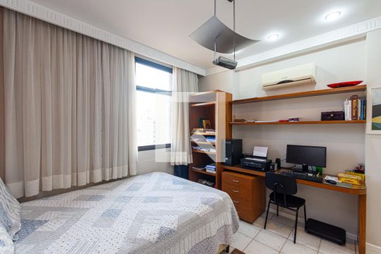 Quarto 2 de apartamento à venda com 5 quartos, 341m² em Icaraí, Niterói