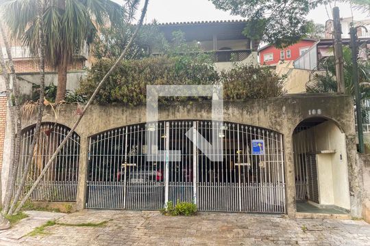 Fachada de casa à venda com 4 quartos, 400m² em Jardim Leonor, São Paulo
