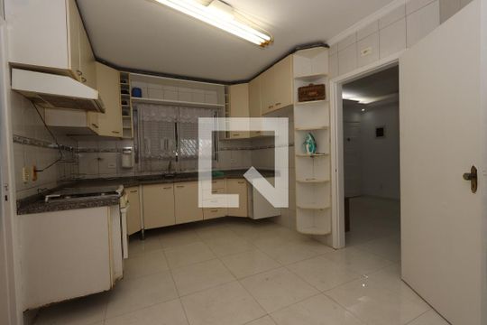 Cozinha de casa à venda com 2 quartos, 100m² em Vila Olinda, São Paulo