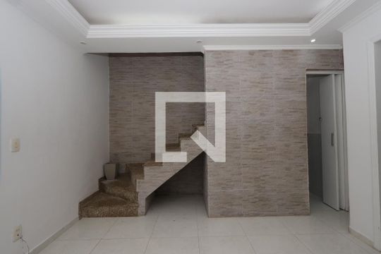 Sala de casa à venda com 2 quartos, 100m² em Vila Olinda, São Paulo