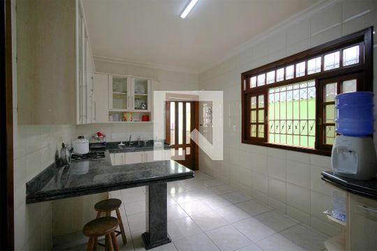 Cozinha de casa à venda com 4 quartos, 261m² em Concórdia, Belo Horizonte