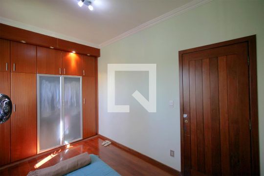 Quarto 2 de casa à venda com 4 quartos, 261m² em Concórdia, Belo Horizonte