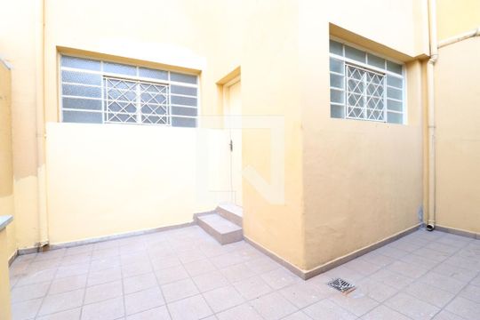 Quintal de casa à venda com 4 quartos, 180m² em Vila Romana, São Paulo