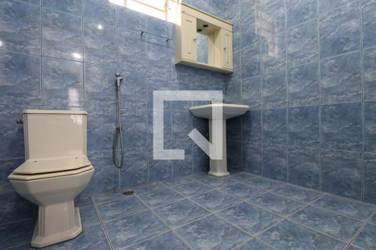 Banheiro de casa à venda com 4 quartos, 180m² em Vila Romana, São Paulo
